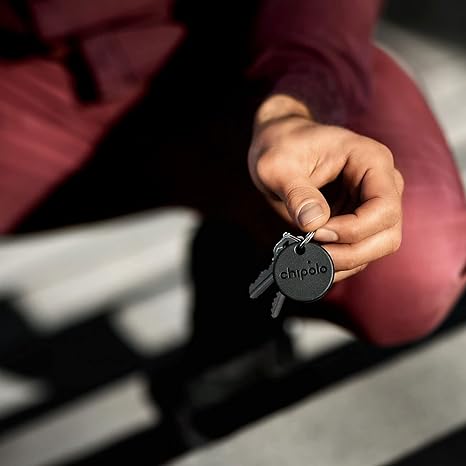 Chipolo ONE Spot (2021) - Key Finder, Bluetooth Tracker for Keys, Bag - Works with The Apple Find My app (only for iOS)